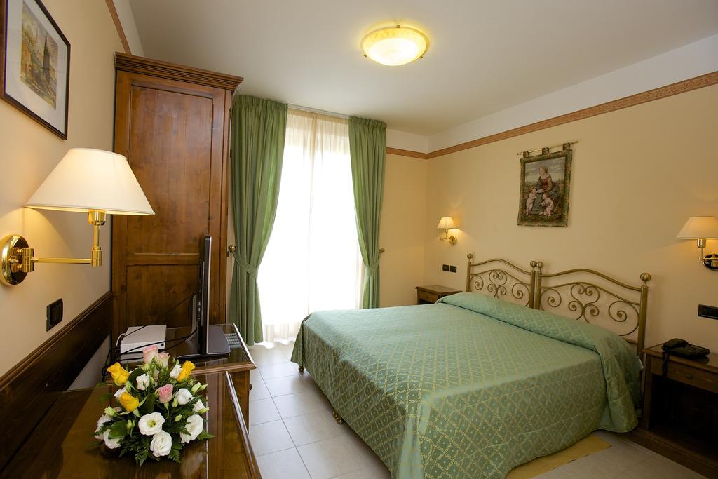Campiglione Hotel Asyż Pokój zdjęcie