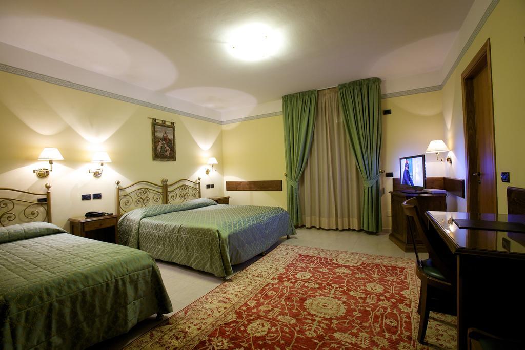 Campiglione Hotel Asyż Pokój zdjęcie