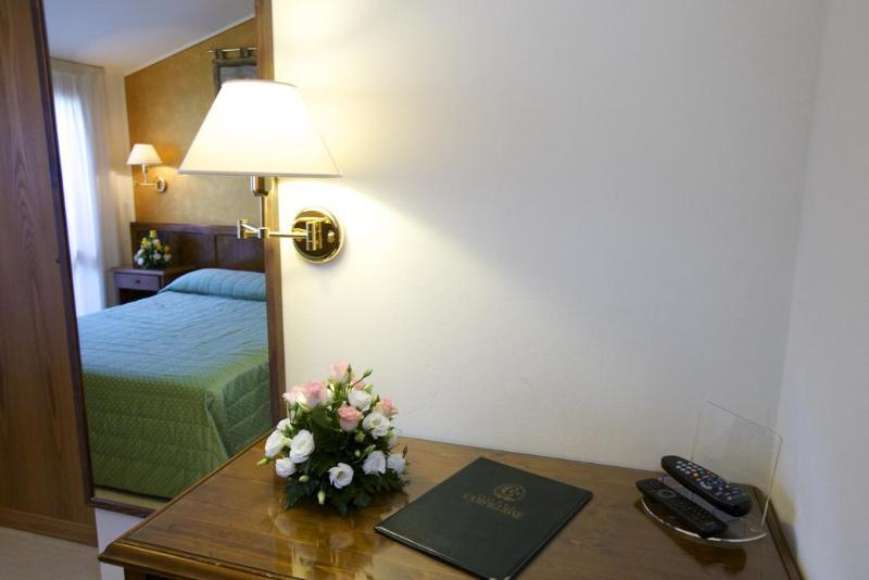 Campiglione Hotel Asyż Zewnętrze zdjęcie